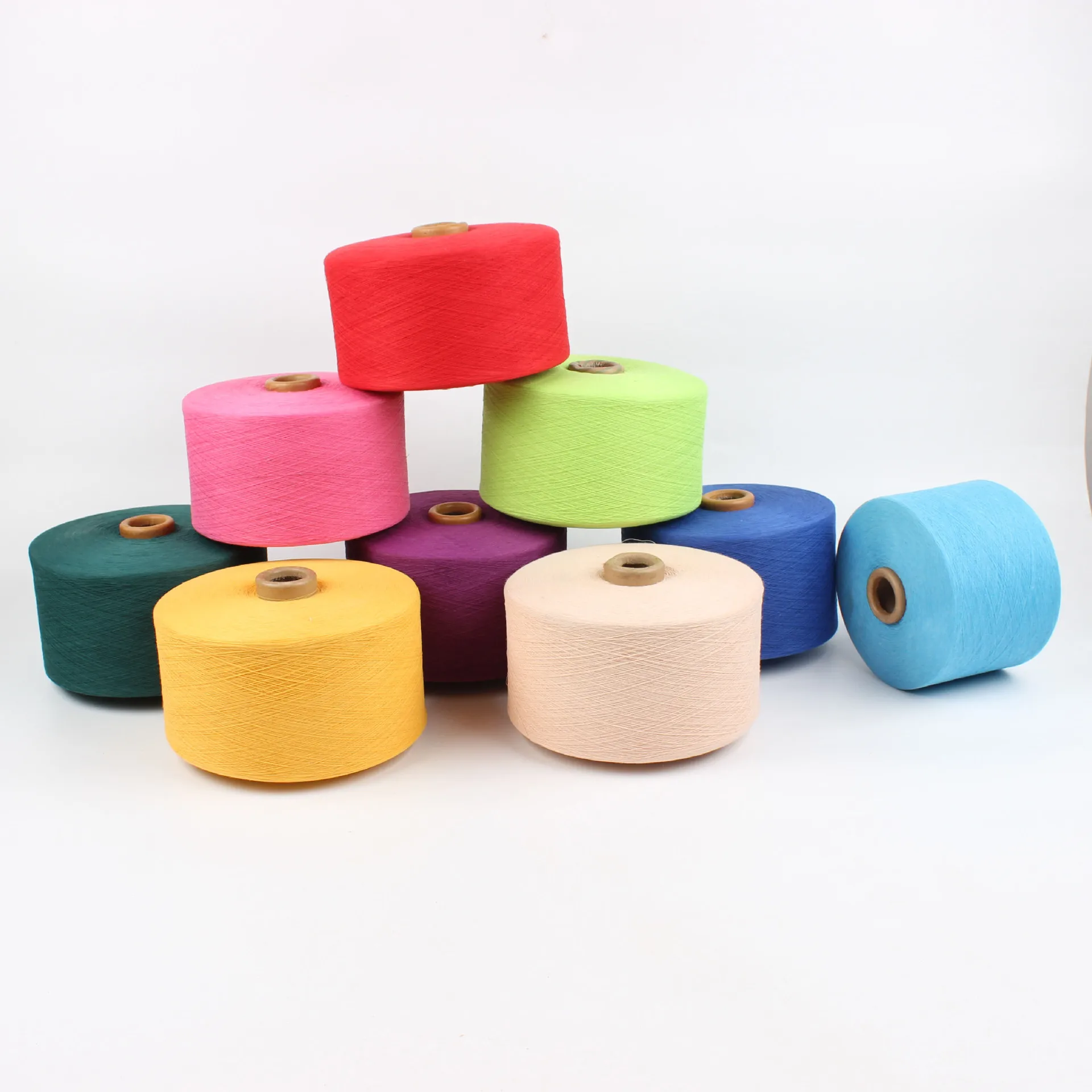 Recycled Polyester Yarn Ne22s/1 Recycled Open End Dyed Cotton Polyester Blended Sock Yarn