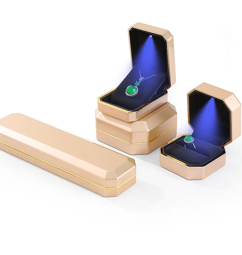 Customized LED Light Plastic Jewelry Boxes for Earrings Rings Necklaces Premium Gift Packaging for Rings