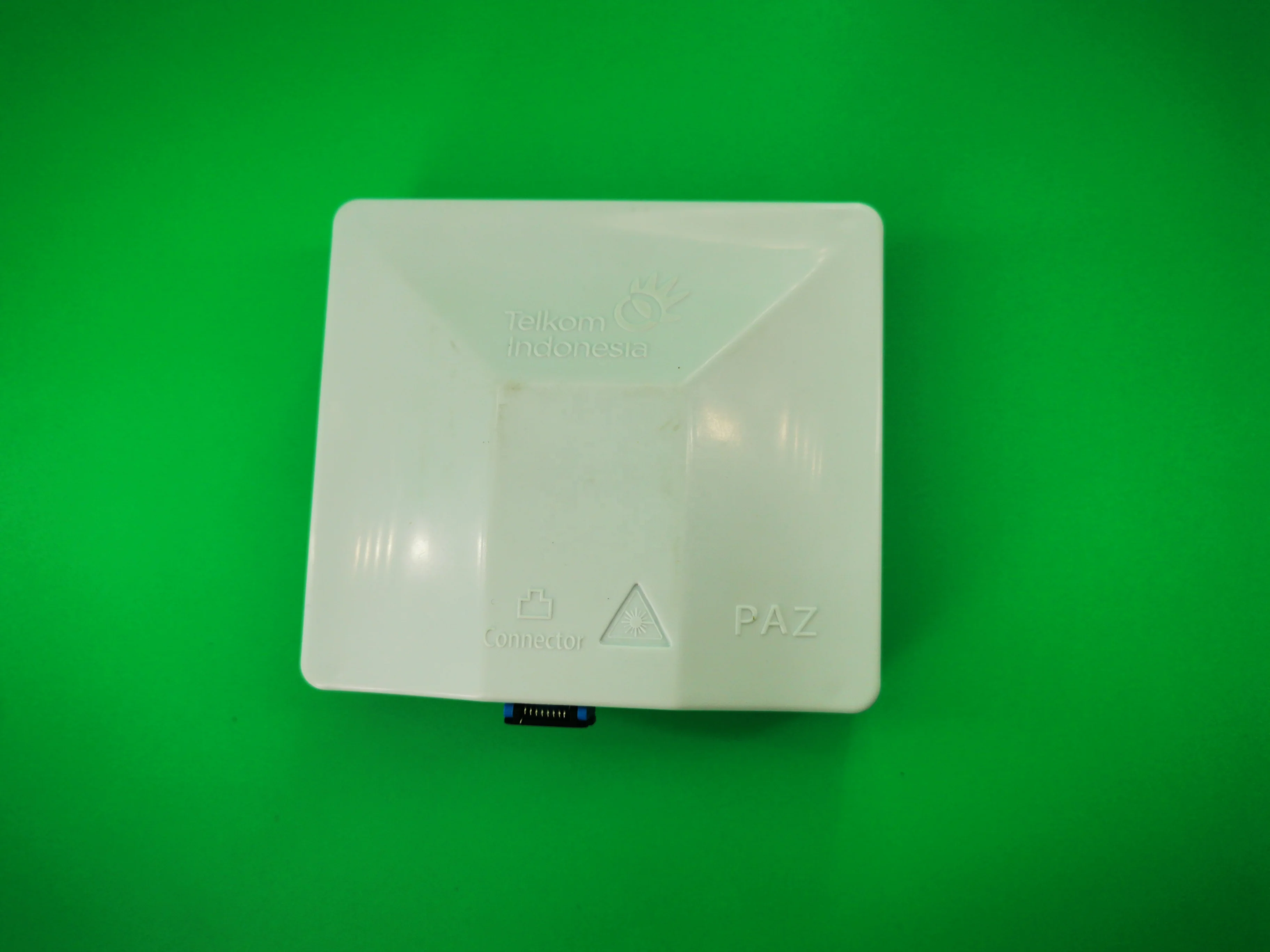 Fiber Optic Invisible Cable G657A2 0.9MM Wall Mounted Desk Rolling Socket Indoor FTTH Terminal Box