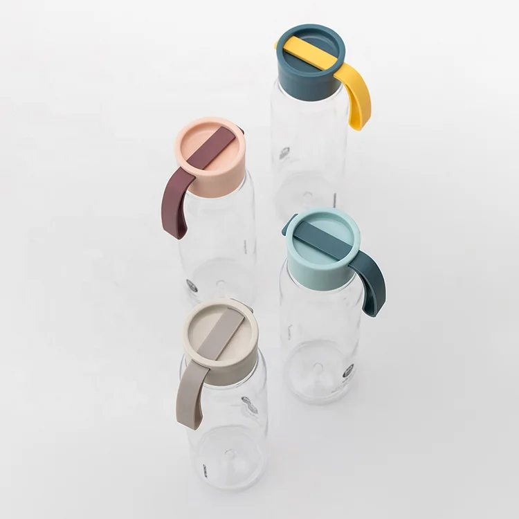 
Plastic simple design BPA free water bottle with silicone strap, 550ml sport drinking water tritan bottle 