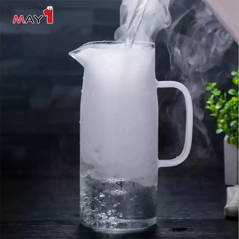 Classical With Steel Lid High Quality Hot Or Frozen Water Glass Jug glass water pitcher