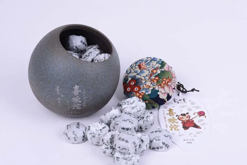 
Chinese Energy Refreshing Morning Unisex Superfine Sheng Puer Tea Ball Gift Box Puer Tea 