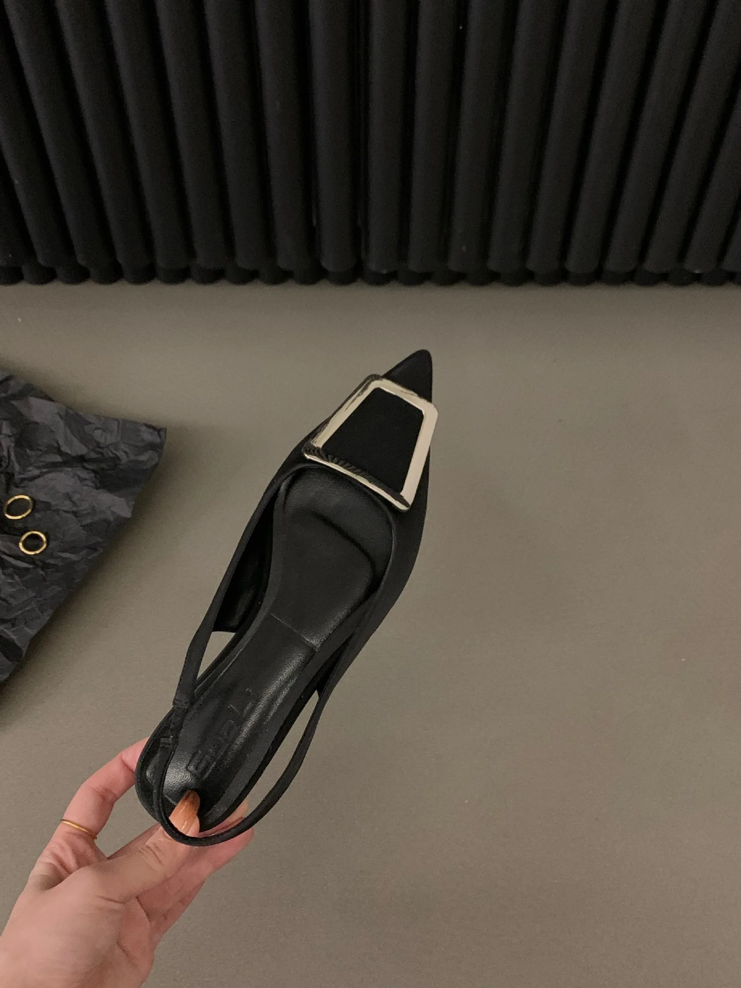 QuiteS French Flat Black Sandals Ladies Sandals New Design Latest Spring Pointy Rhinestone Temperament Single Shoes