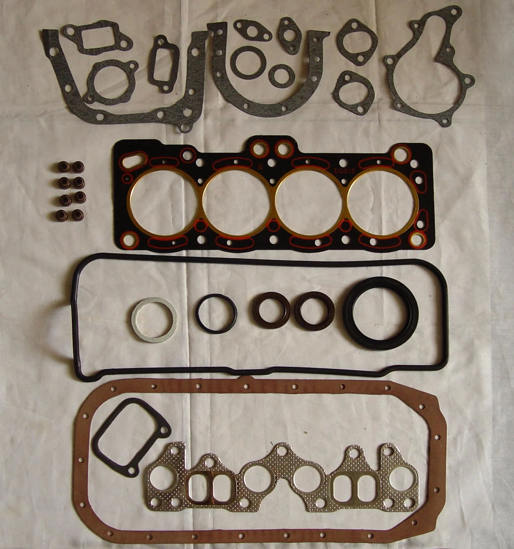 cylinder head gasket engine  kit for TOYOTA 4A  OEM  04111-16010 ASBESTOS RUBBER