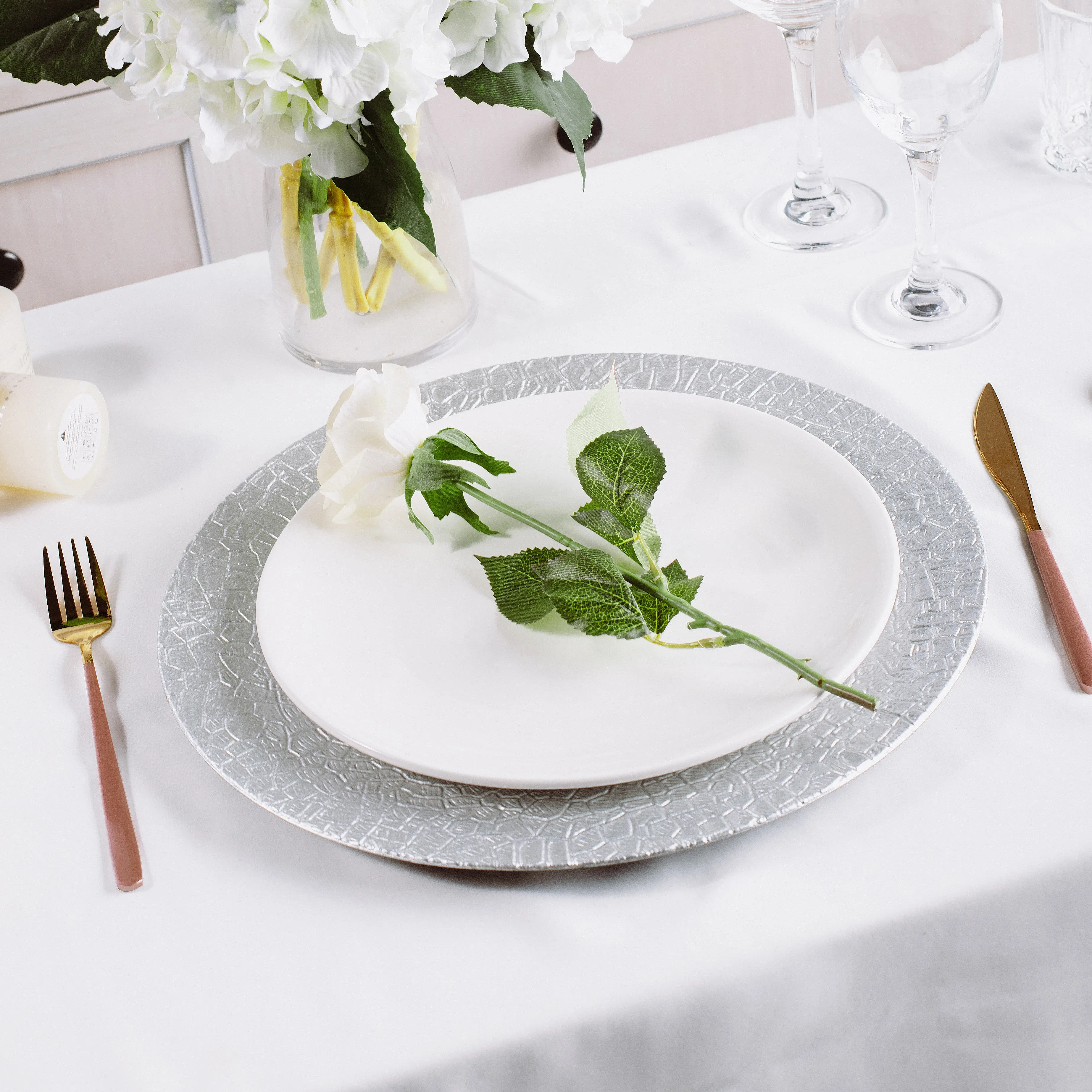 Wholesale Sliver Wicker Charger Plate Plates with Gold Cutlery Set Rattan Placemat