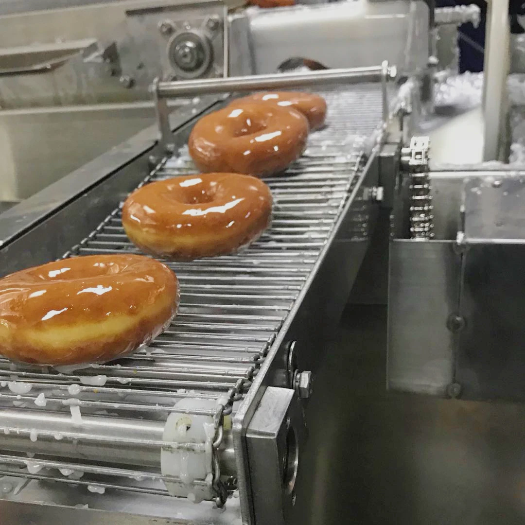 High Quality Cutting, Proofing, Frying and Glazing in a Donut Machine Automatic