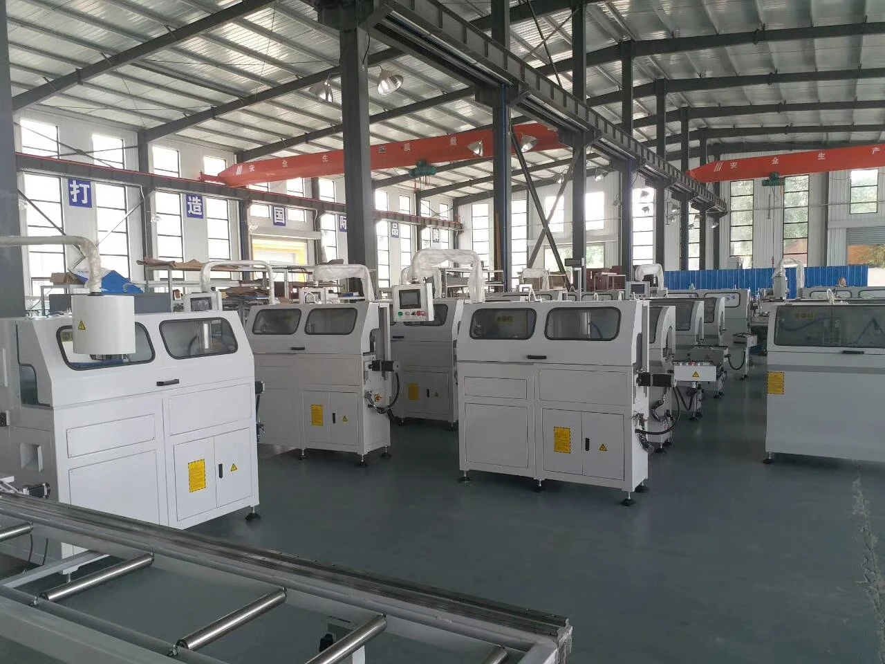 Aluminum Window and Facade Automatic Corner Connector  Cutting Saw Window and Door Making Machine
