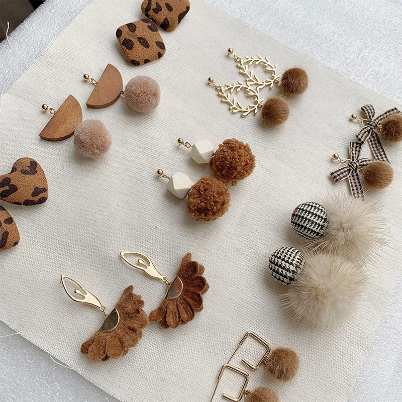 2023 Korean Leopard Mink Fluffy FurBall Heart Drop Earrings For Women Autumn Warm Winter Fashion Jewelry Wholesale