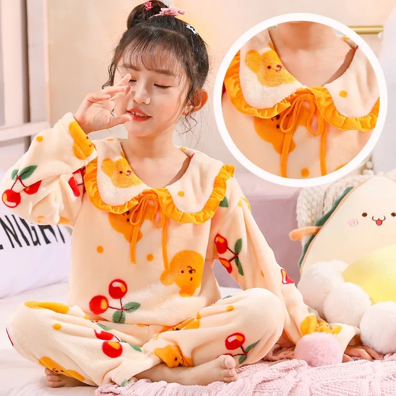Factory Wholesale winter flannel warm girls sleepwear Children pyjamas Lovely cartoon printed kids pajamas