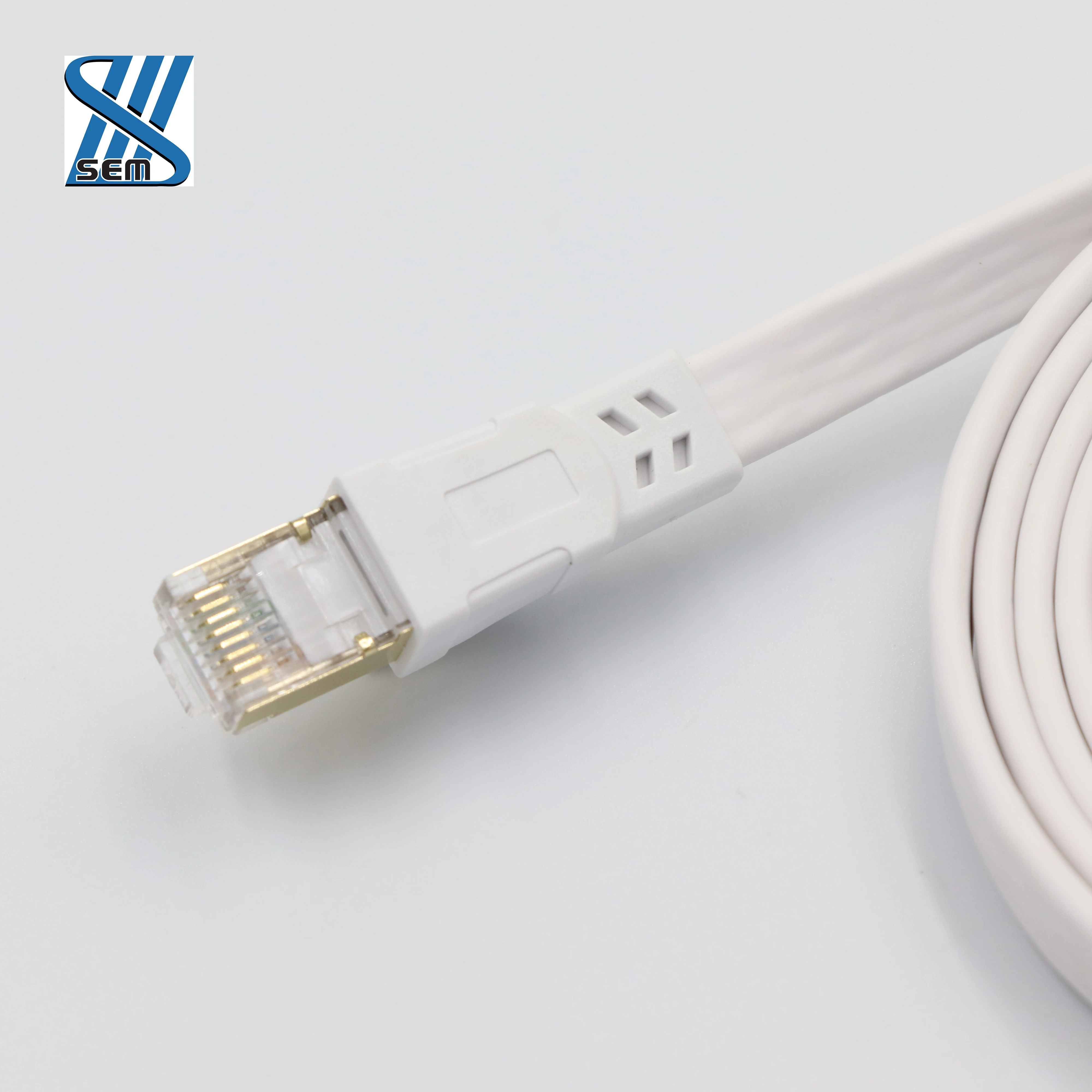 Модный и высококачественный белый патч-корд CAT.8 FTP для надежного подключения к источнику питания smart TV/POE