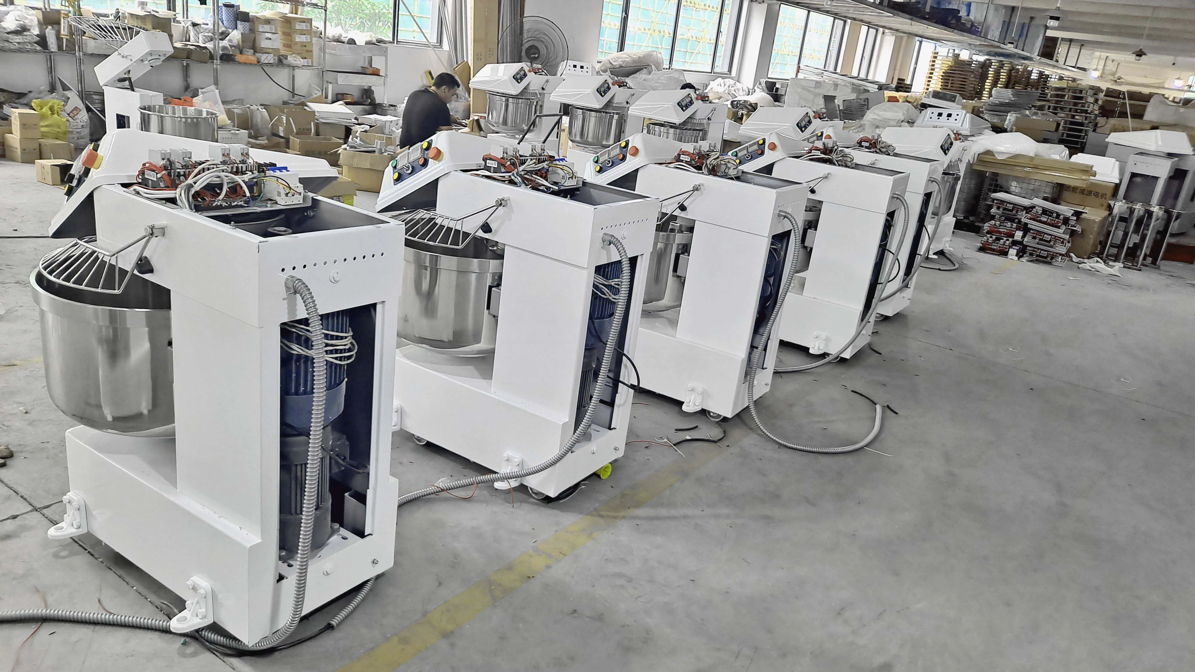 ETL HS100S Commercial Spiral Dough Mixer with 100L Belt and Gear Transmission