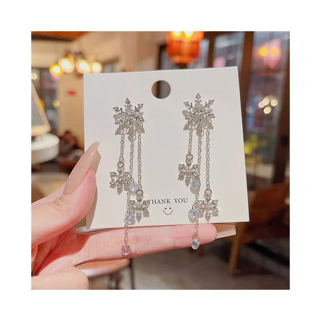 925 Silver Needle Sweet Sparkling Snowflake Earrings with High Grade and Unique Earrings, Tassel Earrings