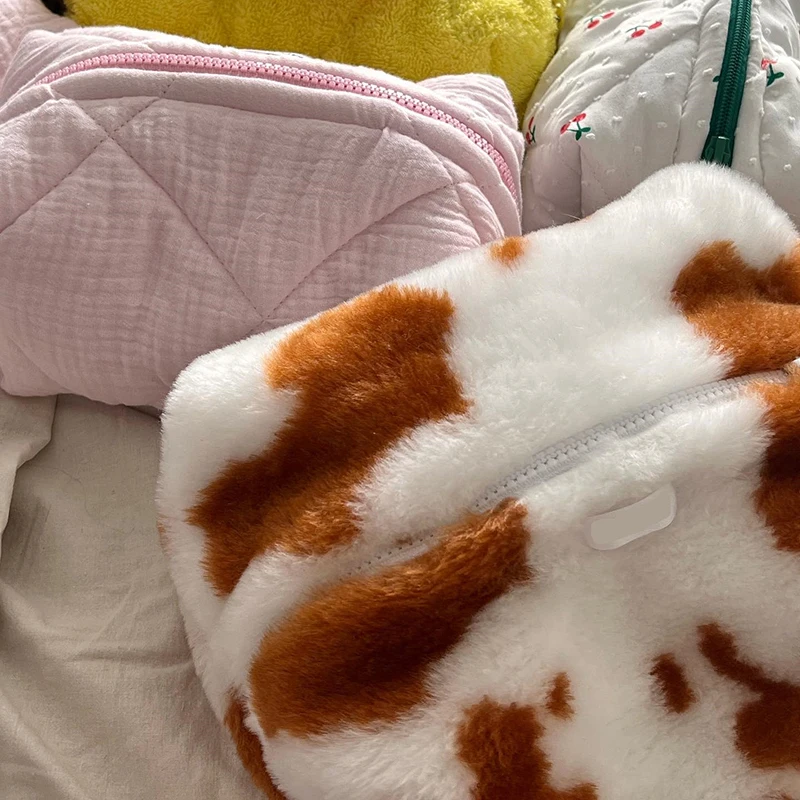 Custom Size Logo Fluffy Plush Brown Leopard Padded Zipper Beauty Cosmetic Makeup Make Up Toiletry Skincare Wash Bag