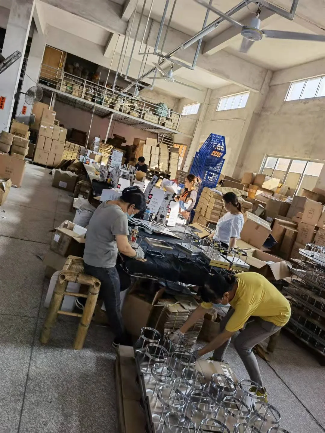 Classical Stainless Steel Cheese Fondue Set With Wooden Turntable