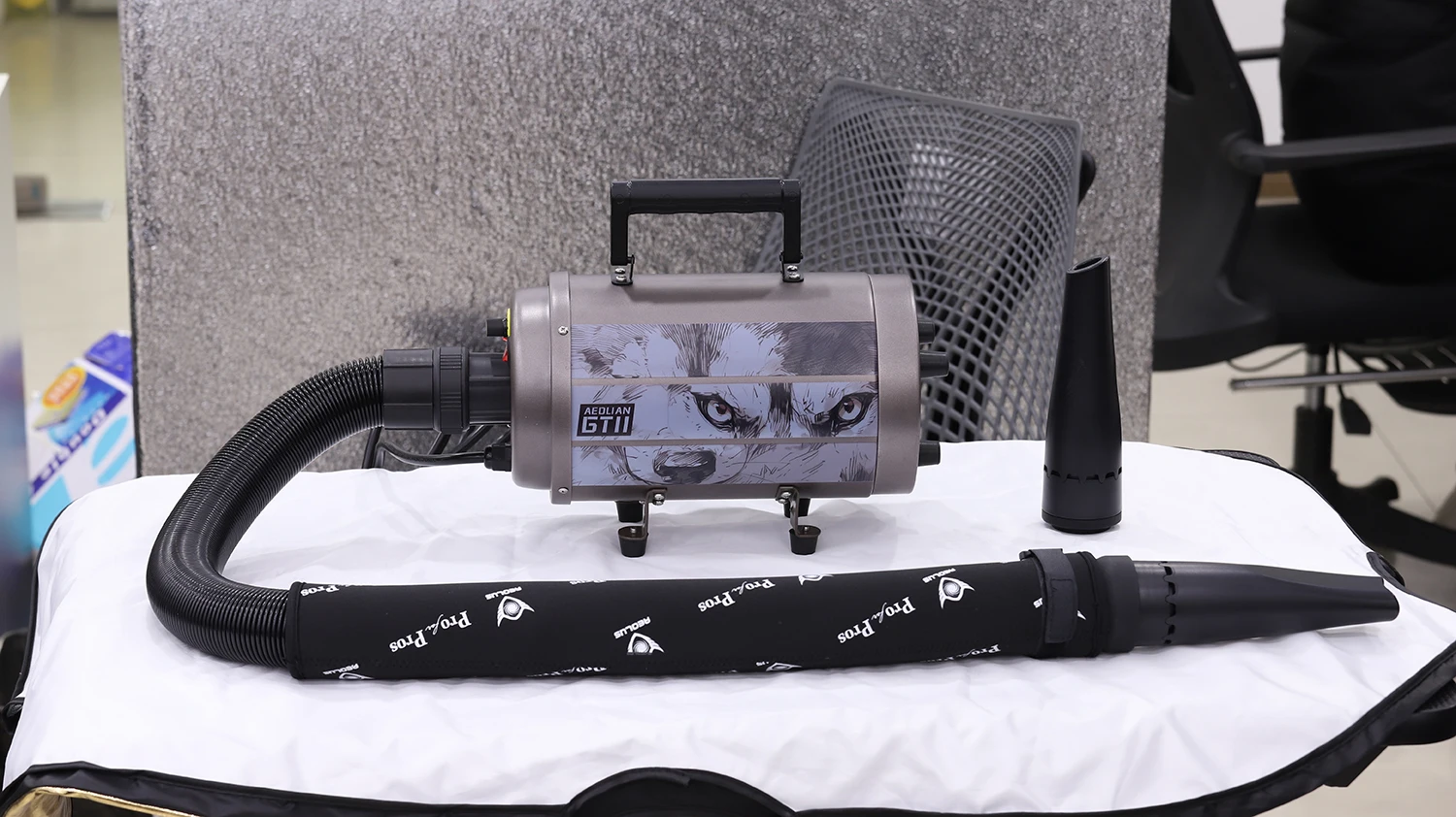 Animals Smart Portable Low Noise pet hair dryer Electric hair drier Novelty Designed Pets Dog Grooming Small pet dryer