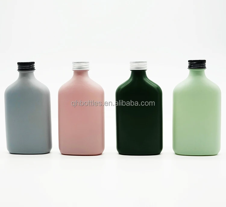 Chic Fashion Macaron Pastel Flat Glass Bottle with Modern Design and Leak-Proof Metal Cap for Liquor Brandy Tequila