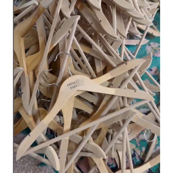 Wooden Clothes Hangers Manufacturer Clothing Store Anti-Slip Solid Wood Flocking Hanger Hotel Clothes Rack Velvet Wood Hangers