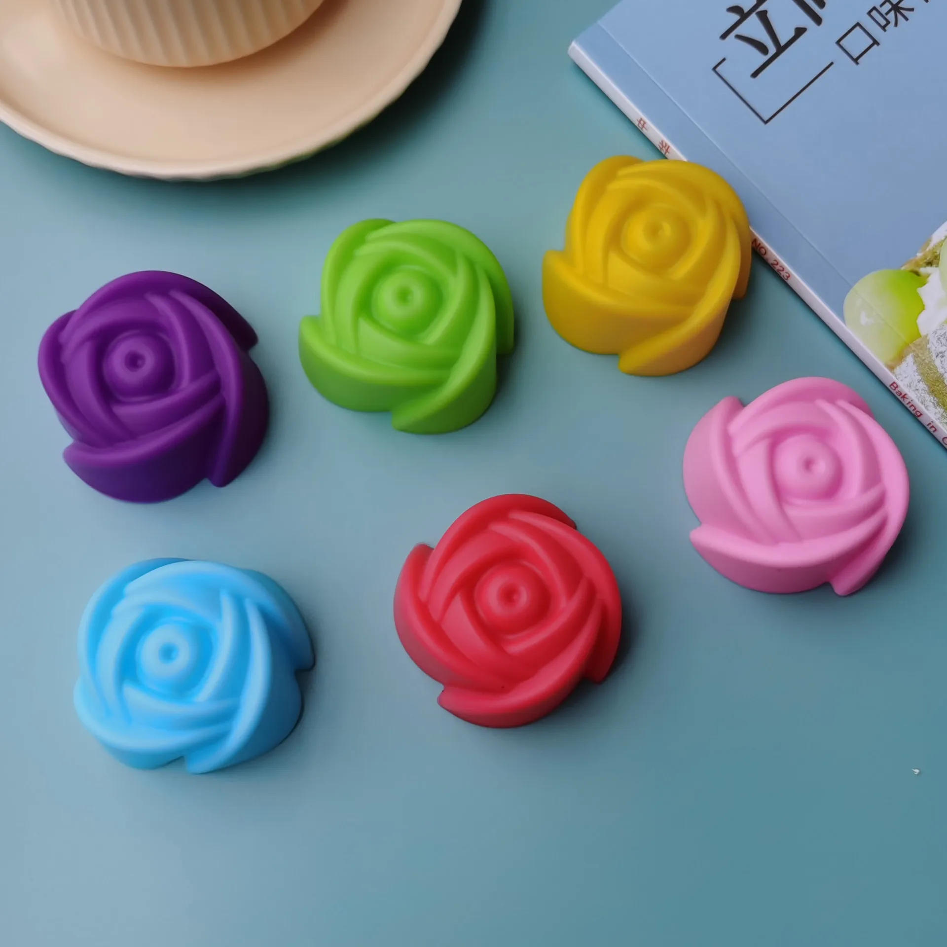 Custom Reusable flower shape cake Baking Molds Heat Resistant Nonstick 100% food grade approved Silicone Cupcake Liners
