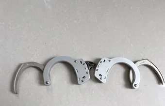 
Light weight Titanium alloy handcuff MJ-FBSK160-SB 
