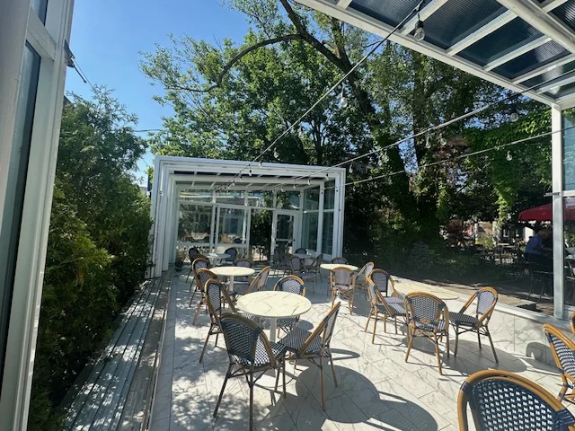 Modern Design Intelligent Mobile  Glass Sunroom Waterproof Flat Roof PVC Mobile Room for Villa and Hotel Aluminum Frame