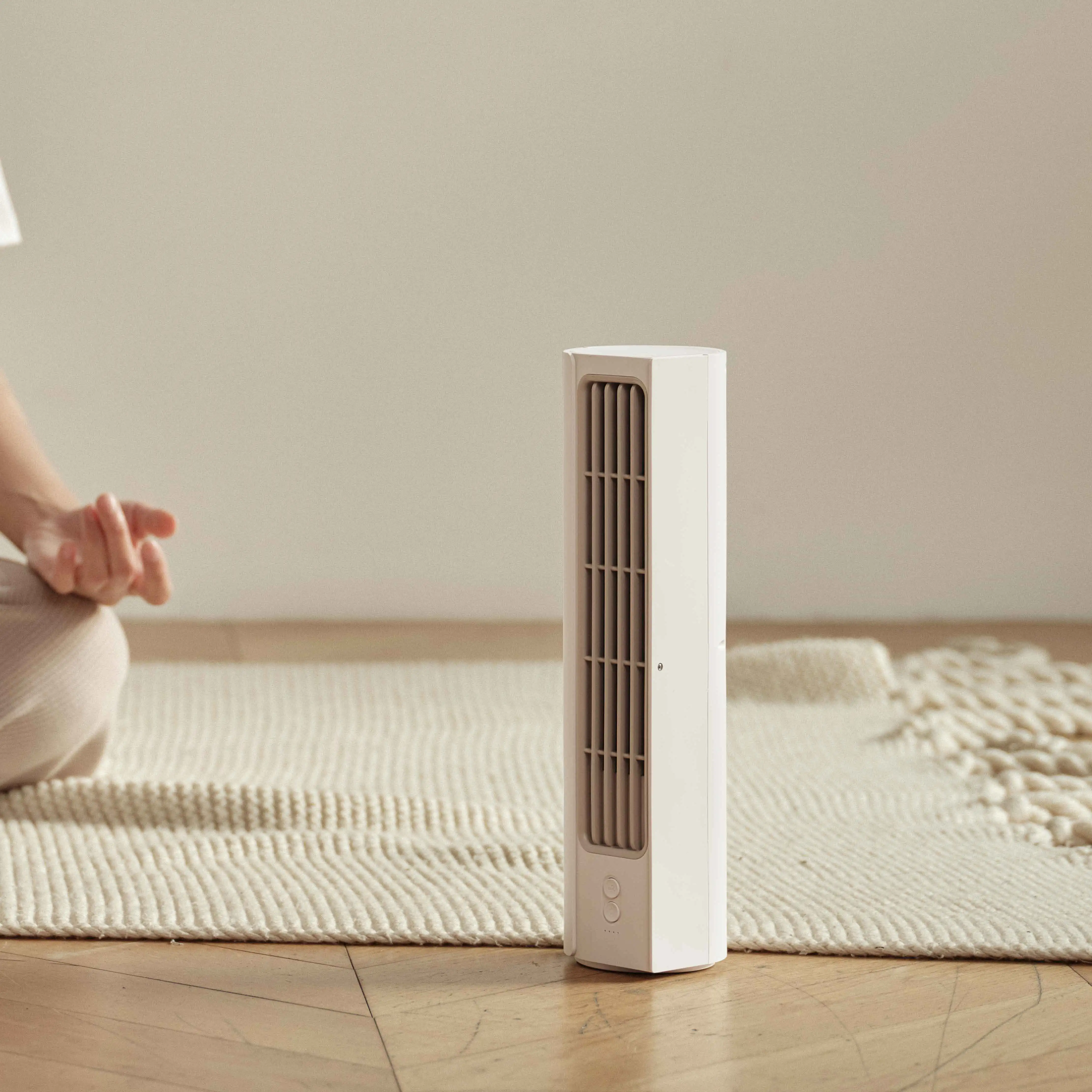 SOLOVE Rechargeable 2000mah Built-in Battery Portable Desktop Fan Noiseless High Speeds Cooling Mini Tower Table Fan