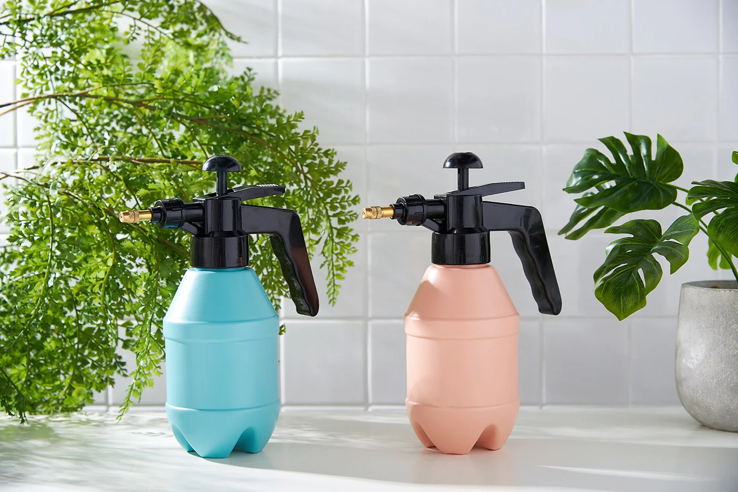 china atomizer high pressure sprayer 2l/3l orange hand pressure trigger sprayer bottle manual garden watering pump spray bottle