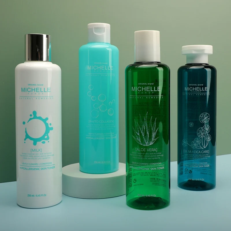 Прозрачная пластиковая бутылочка с цветным логотипом