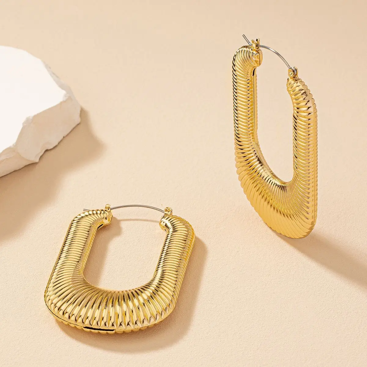 Fashion metal 18K gold titanium steel threaded brand big U shape chunky hoop earrings Jewelry for women