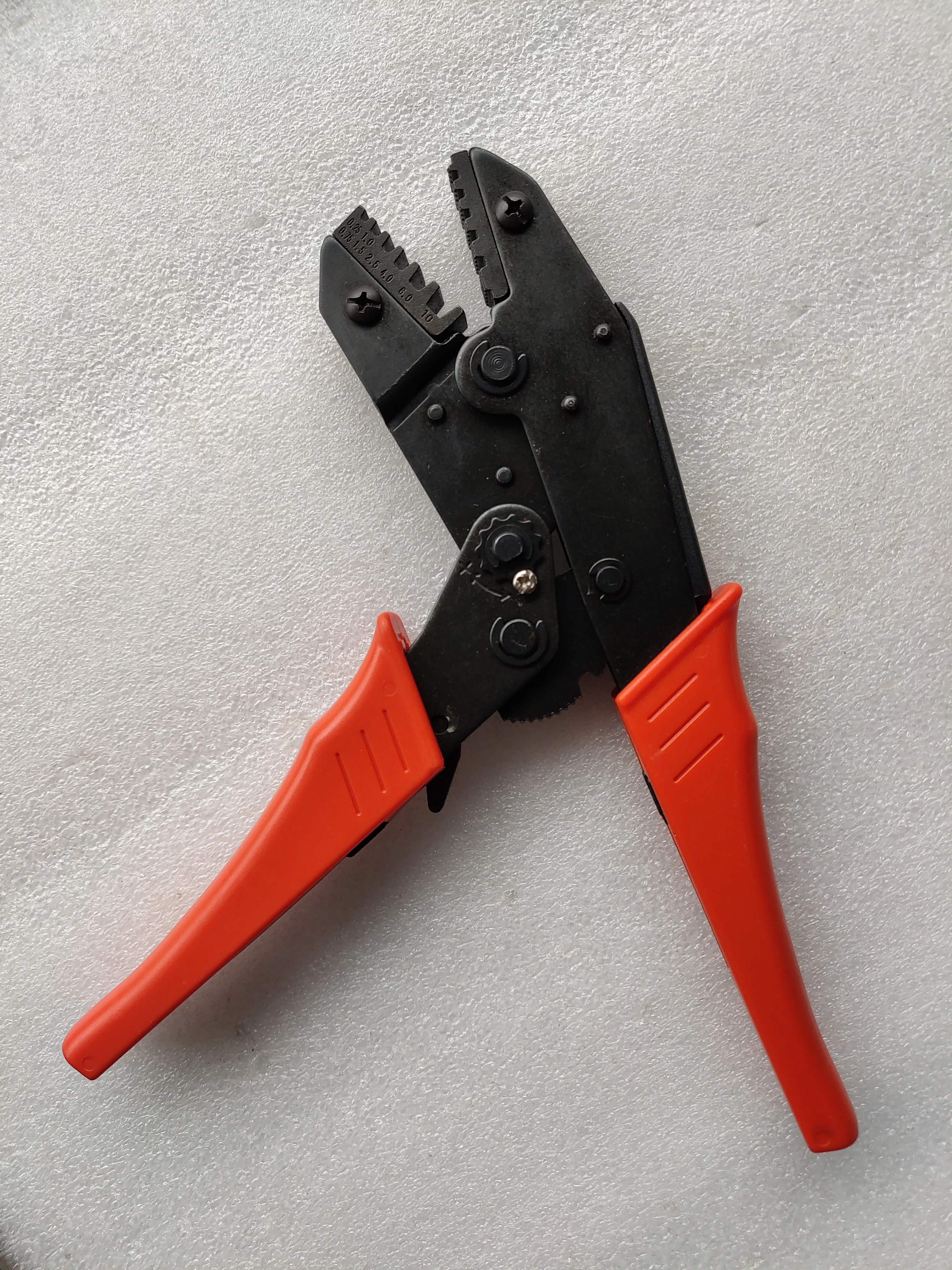 TC-10 Insulated And Non-Insulated Sleeve Crimping Tool