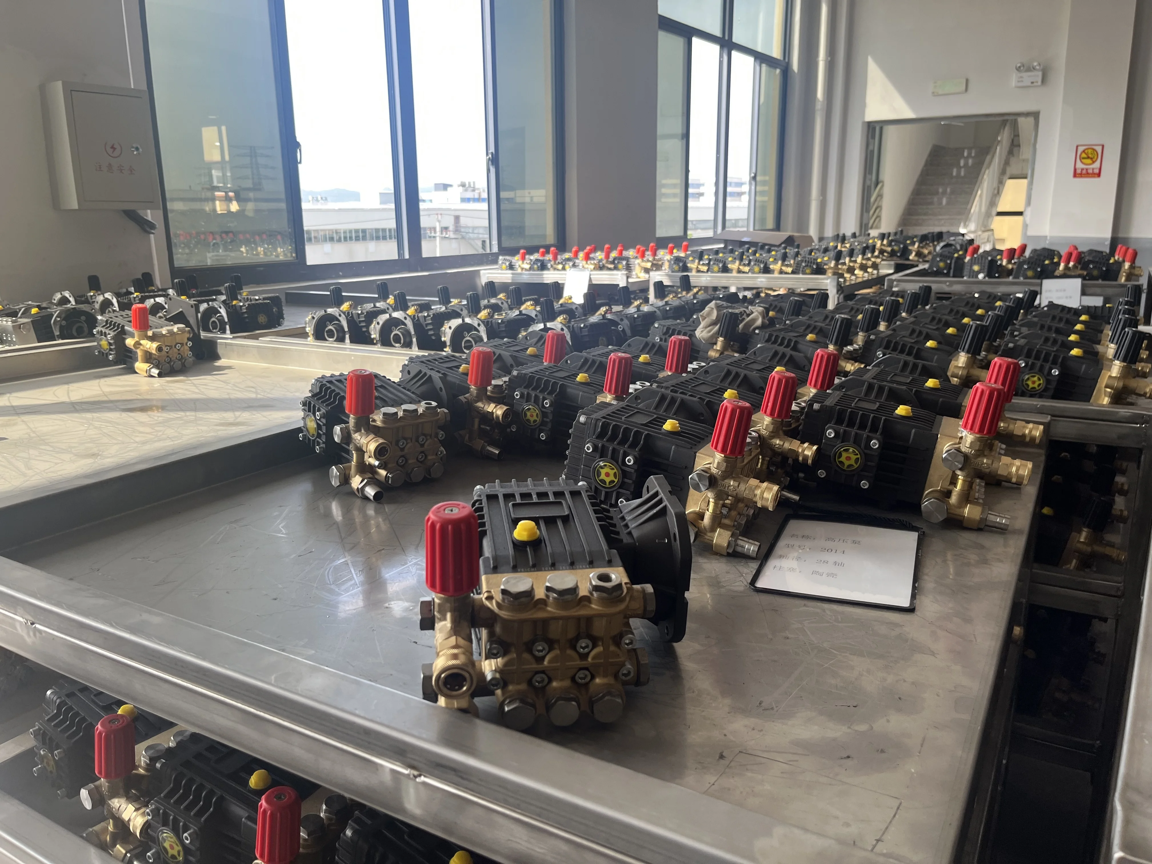 200BAR-2900PSI High pressure pump head made of high-quality brass with micro motion sensor stable output on off switch