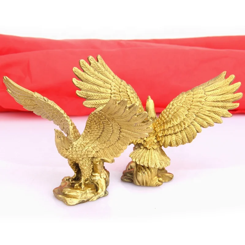 Custom design falcon trophy eagle trophy ornaments flying eagle trophy office ornaments for souvenirs