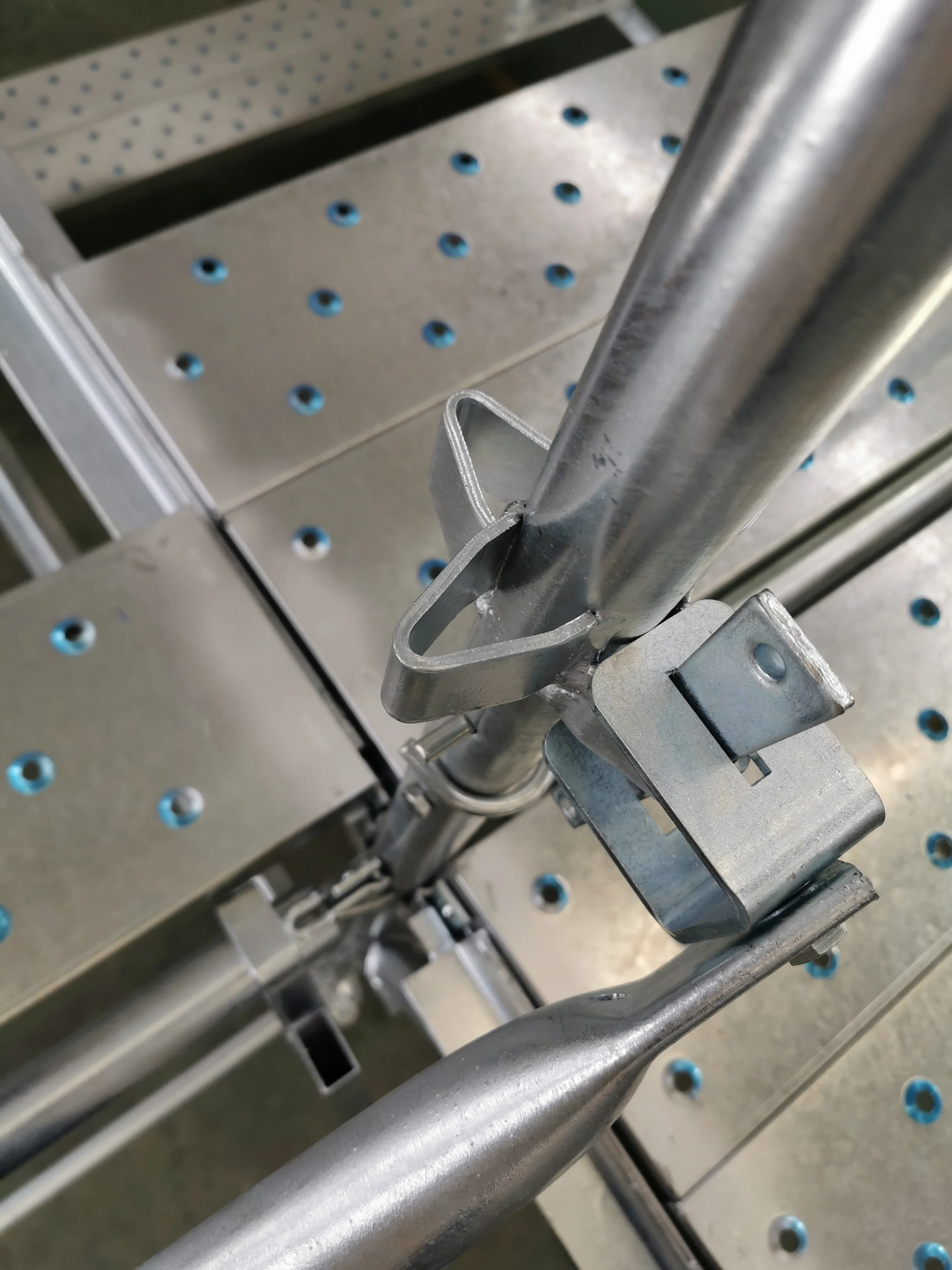 Modular Kwikstage Scaffolding System Comply With Australian Standard For Building Work