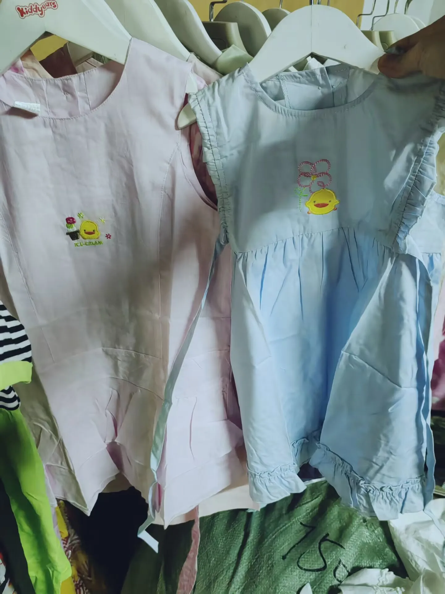 overstock Wholesale girls short sleeve summer dress good quality dress leftover surplus dresses