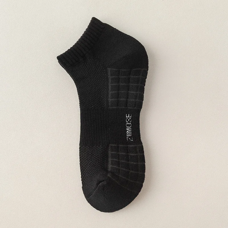 Manufacture wholesale long custom socks  anti slip soccer grip socks with logo