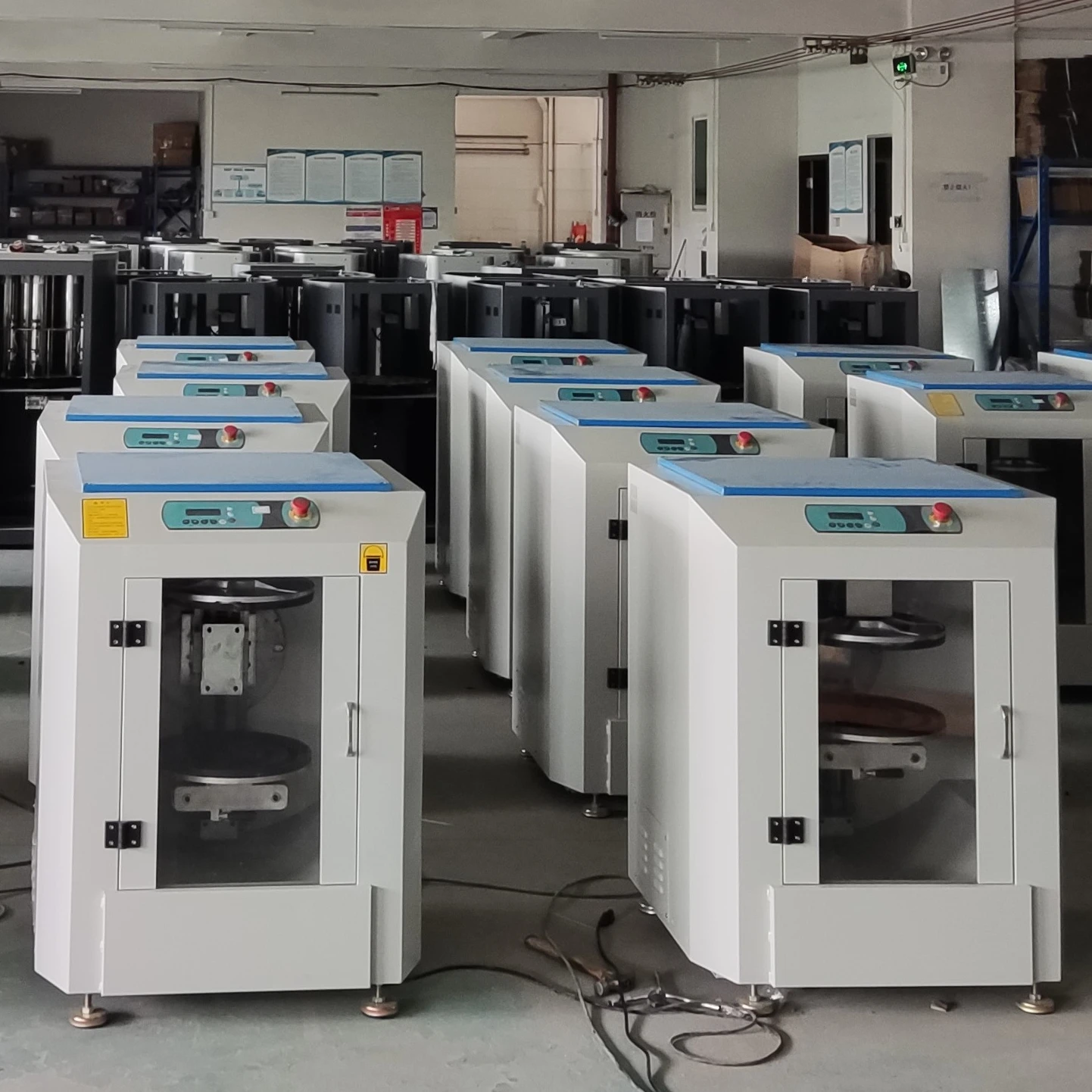 AUTOMATIC PAINT GYROSCOPIC MIXER