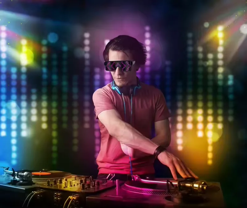 Fashion design Cool LED Light Glasses Built-In Walking Billboard Advertising Full color display Glasses for bar