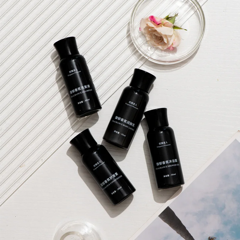 Guangzhou Customized Dry Shampoo Toothbrush Toiletries Set  Hotel Aminities Accessories for Hotel Guest Kit