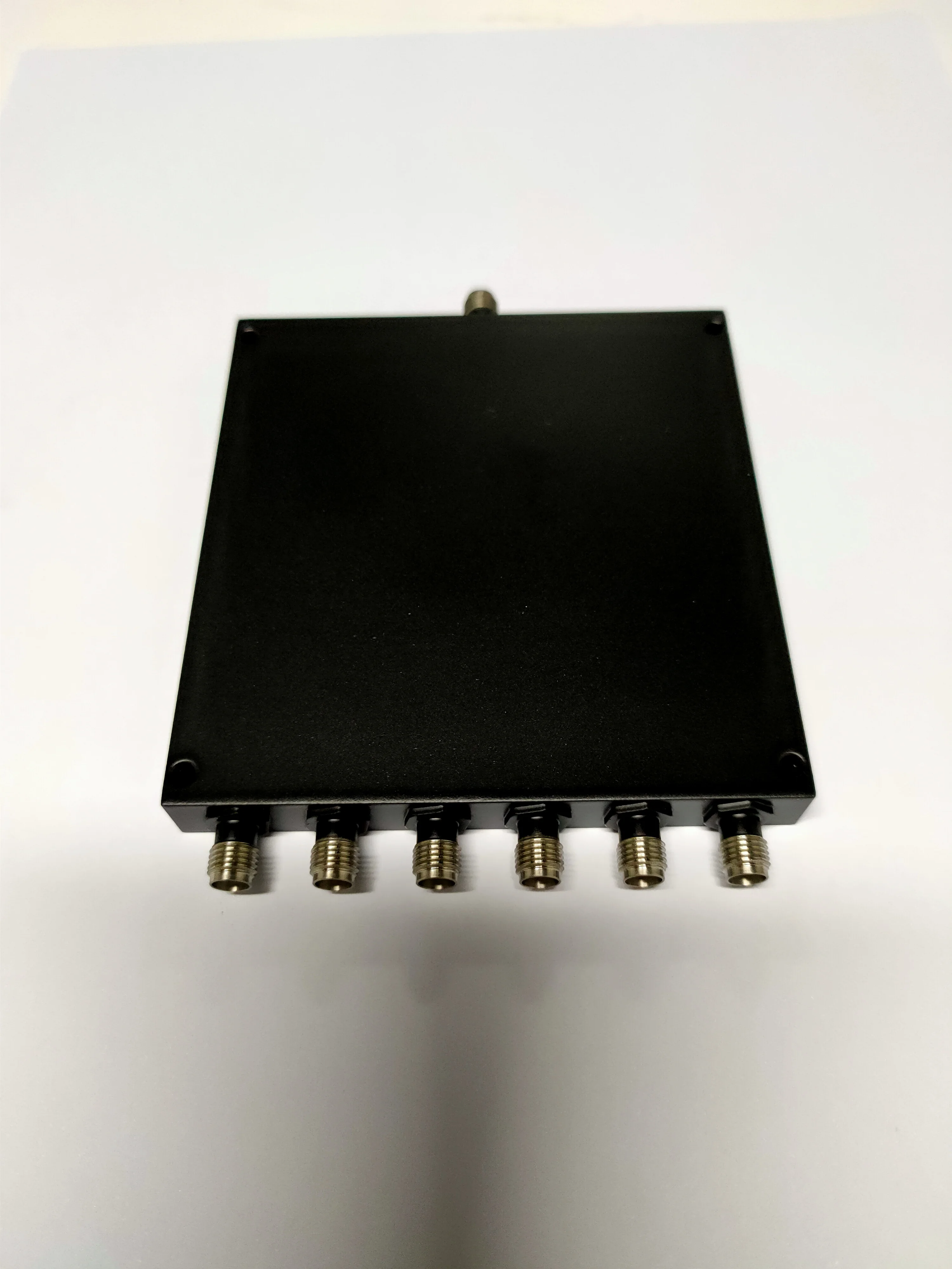 6 ways 2-8 GHz power divider/ splitter SMA Connector for 5G/6G/wifi test