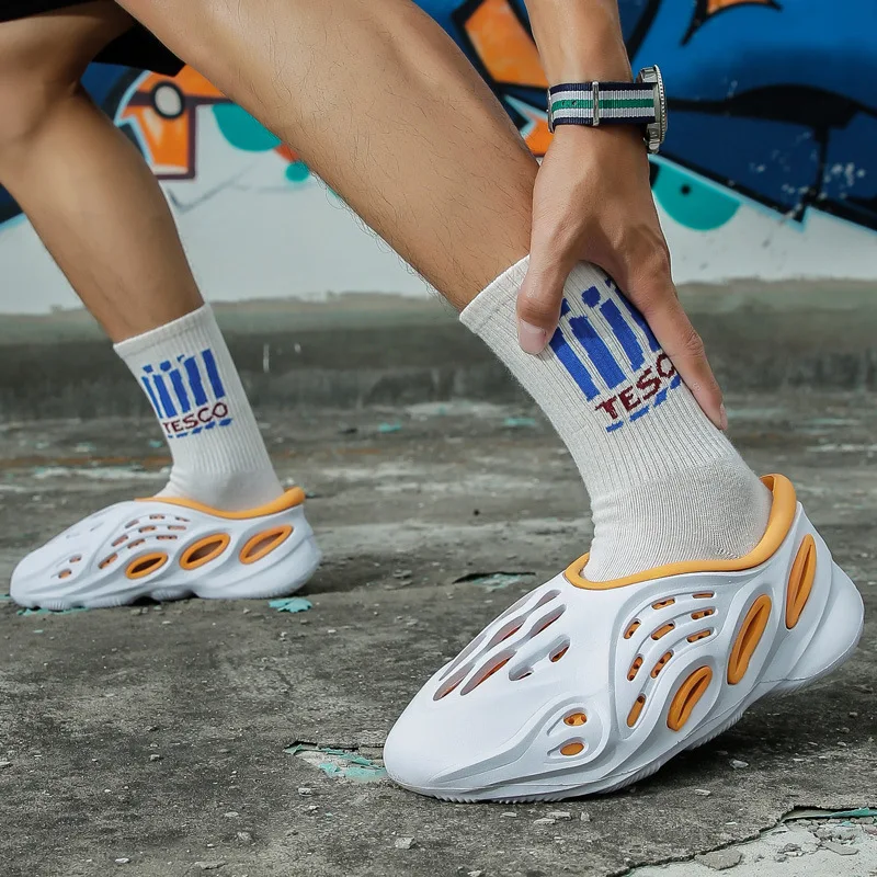 Fashion Cut-out Platform Slippers Sandal Fashion Beach Slides Soft EVA Outdoor Anti Slip Home Men Sandals Luxury Shoes