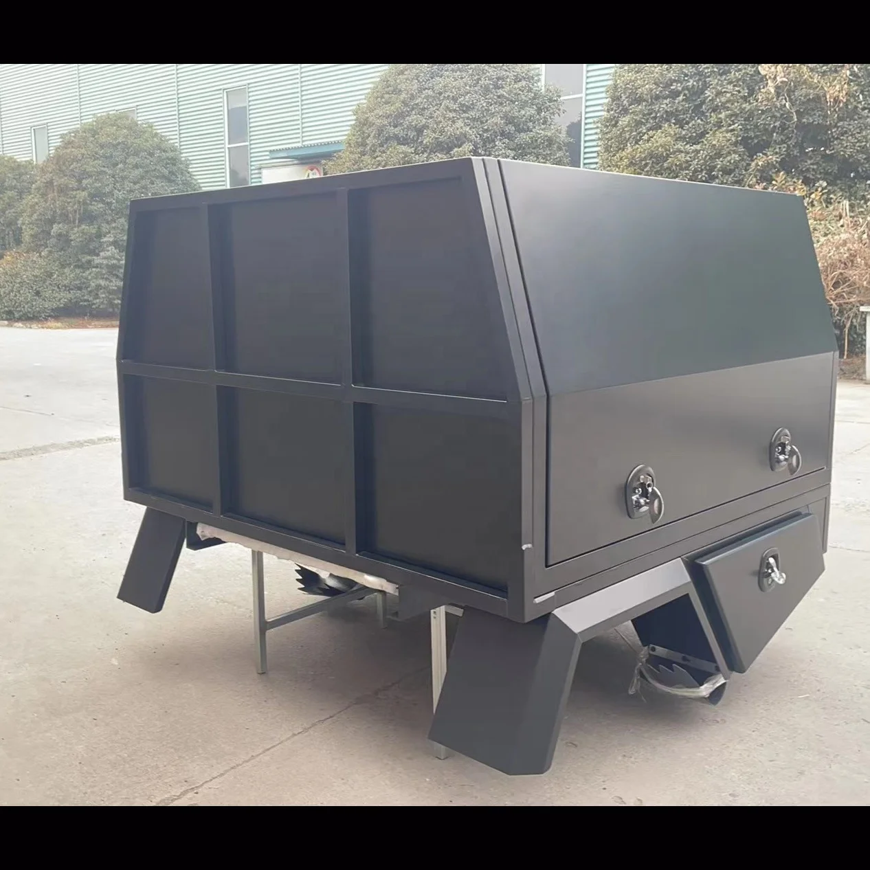 Tray to have slide out rear draw aluminum tray and canopy