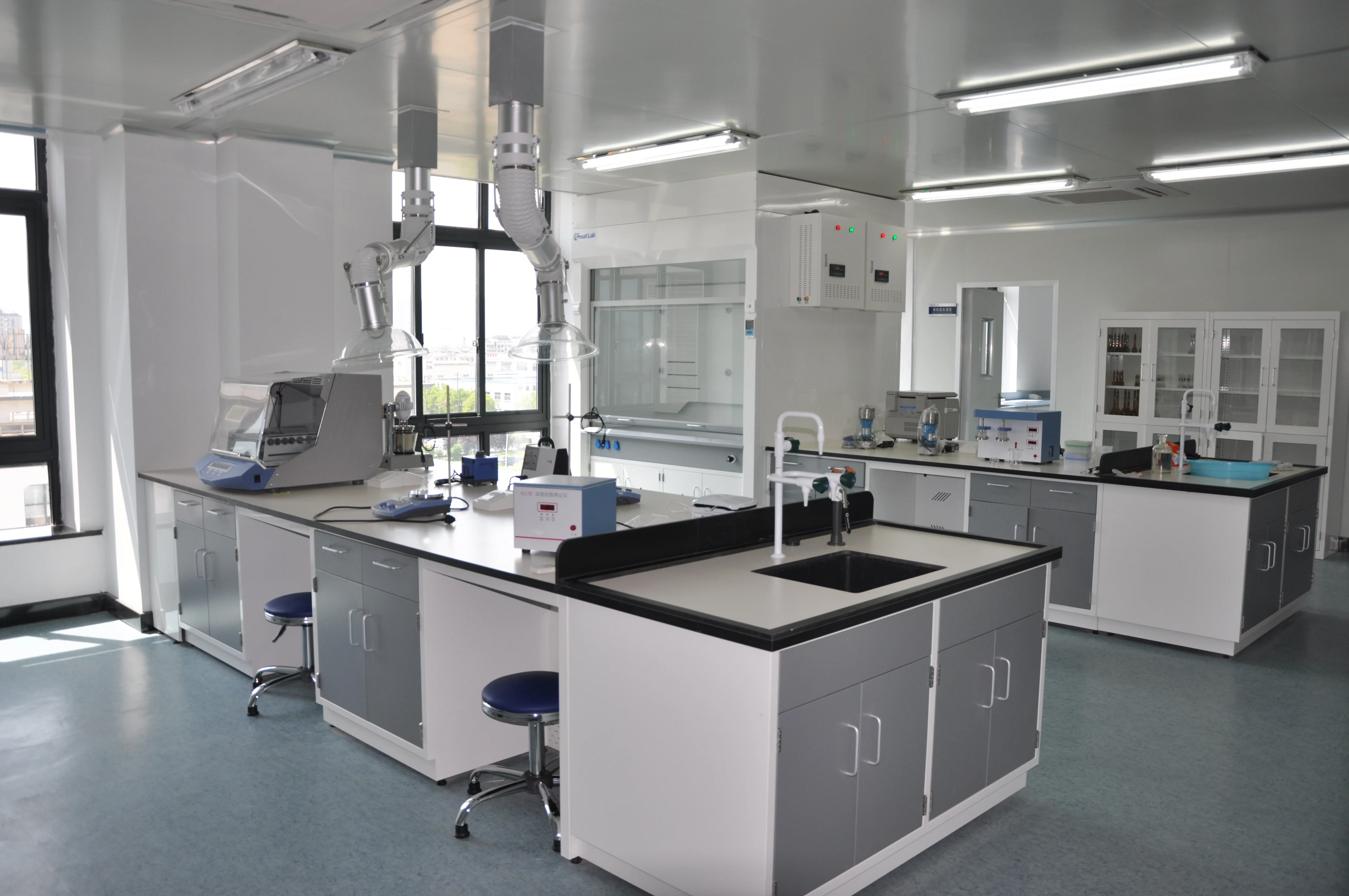 Professional Chemistry Laboratory Equipment Lab Island Workbench Steel Work Table