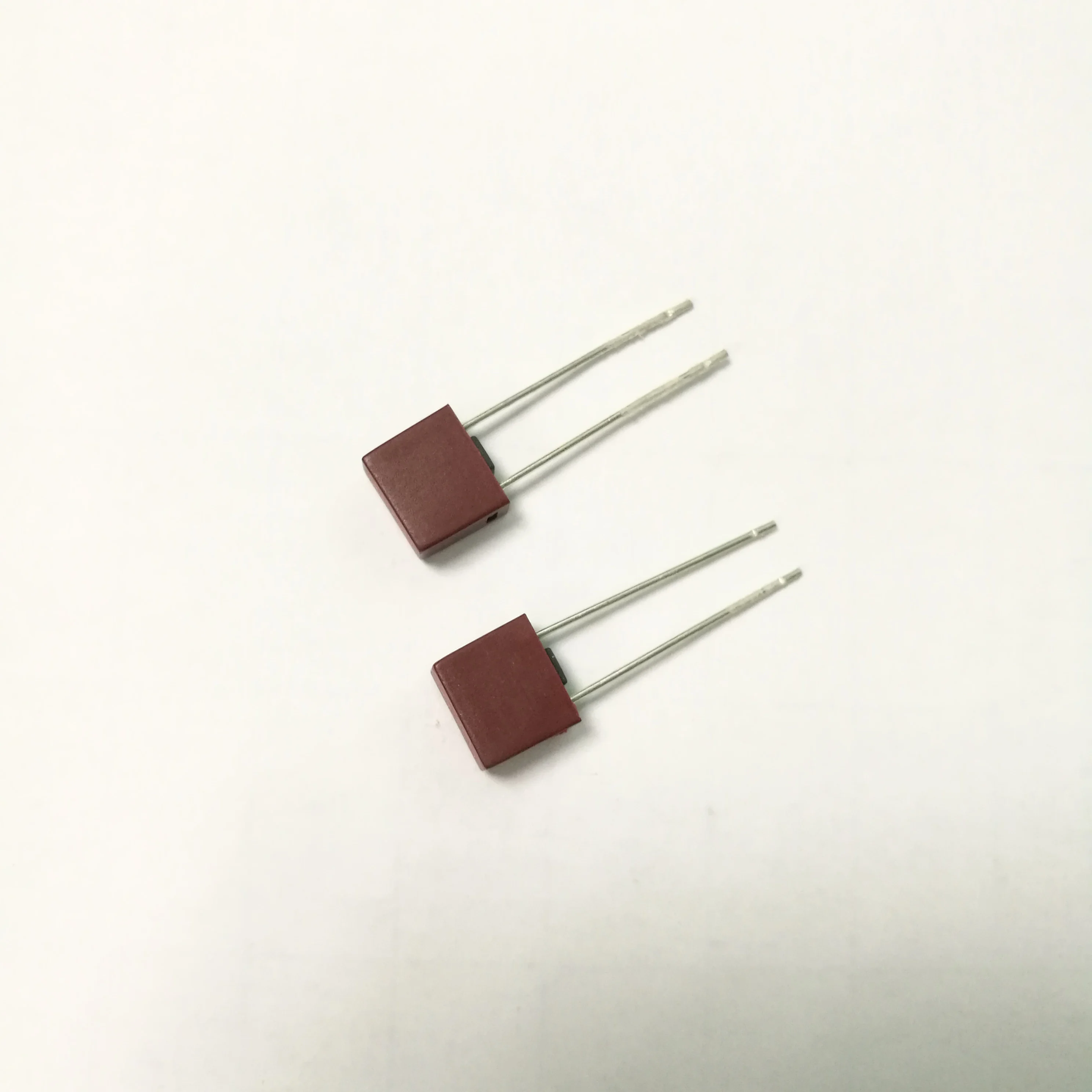 Slow breaking square type plastic sealing fuse ribbon 932 T1.6A 250V/300V