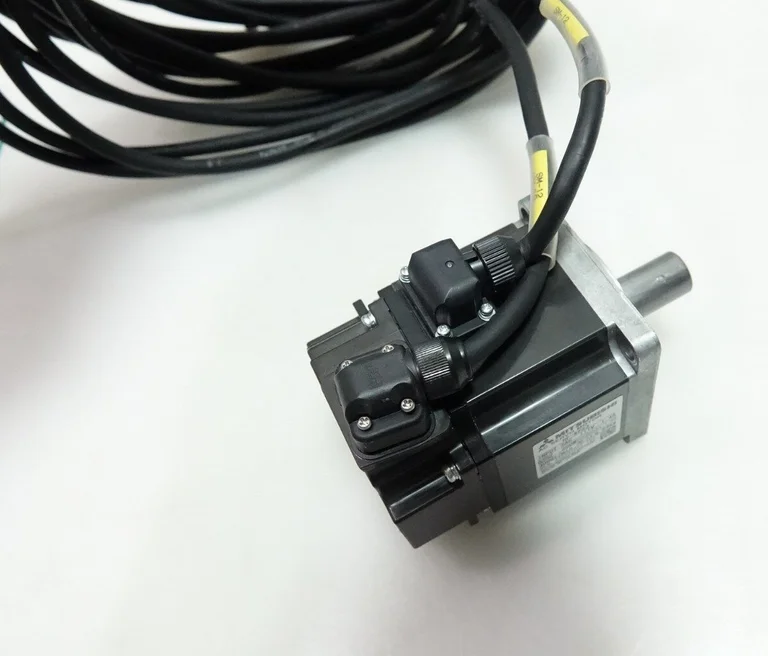 MR-J3BU5-10M-A Flash Sale Mitsubishi servo disk outer protective sleeve motor accessories MR series plc cable