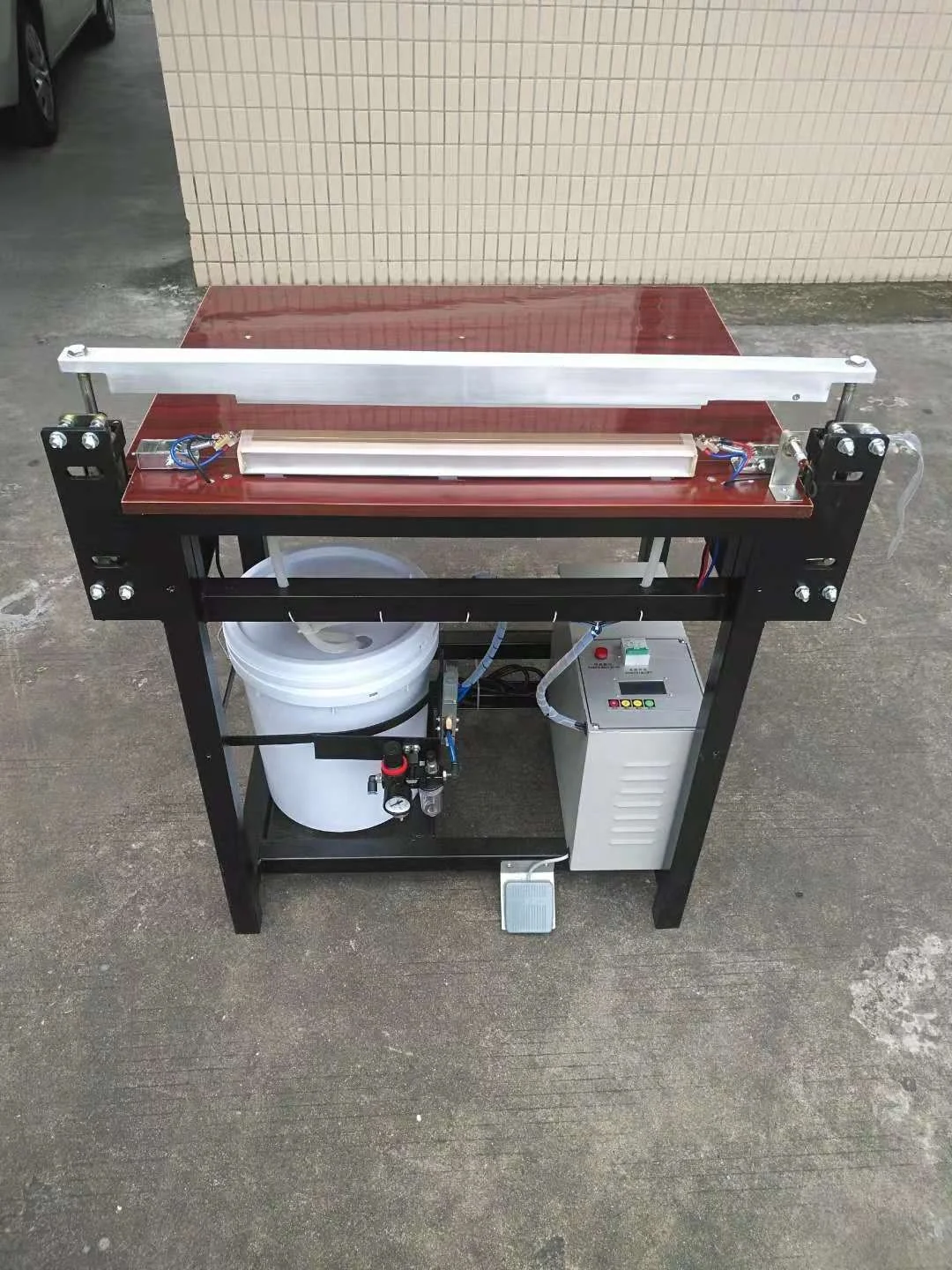 China factory direct sale small cheap production line  toilet  paper product making machine manual cutting sealing machinery