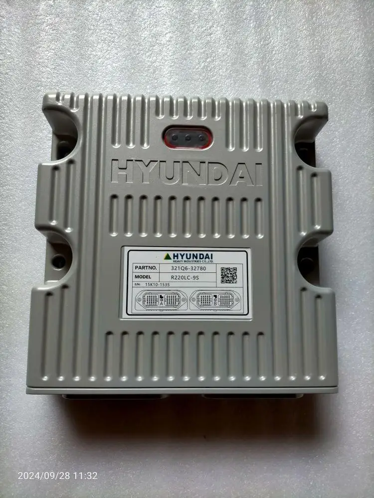 R220LC-9S Controller Panel Computer Board Electronic Control 21Q6-32780