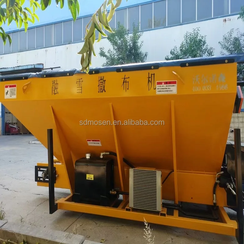 Large vehicle mounted snow removal equipment municipal road salt spraying machine industrial salt melting agent spreader