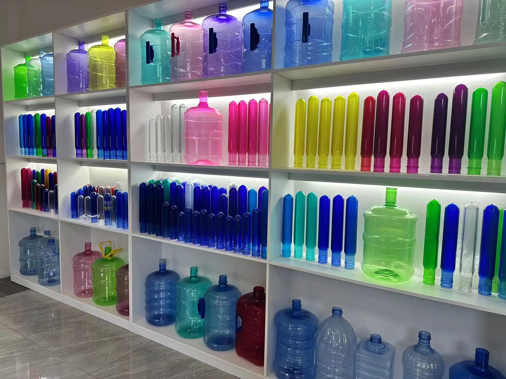 New Design Mineral Water 650g 700g 730g 750g 55mm 5 Gallon 20 Liter Preformas Water Bottle PET Bottle Preform