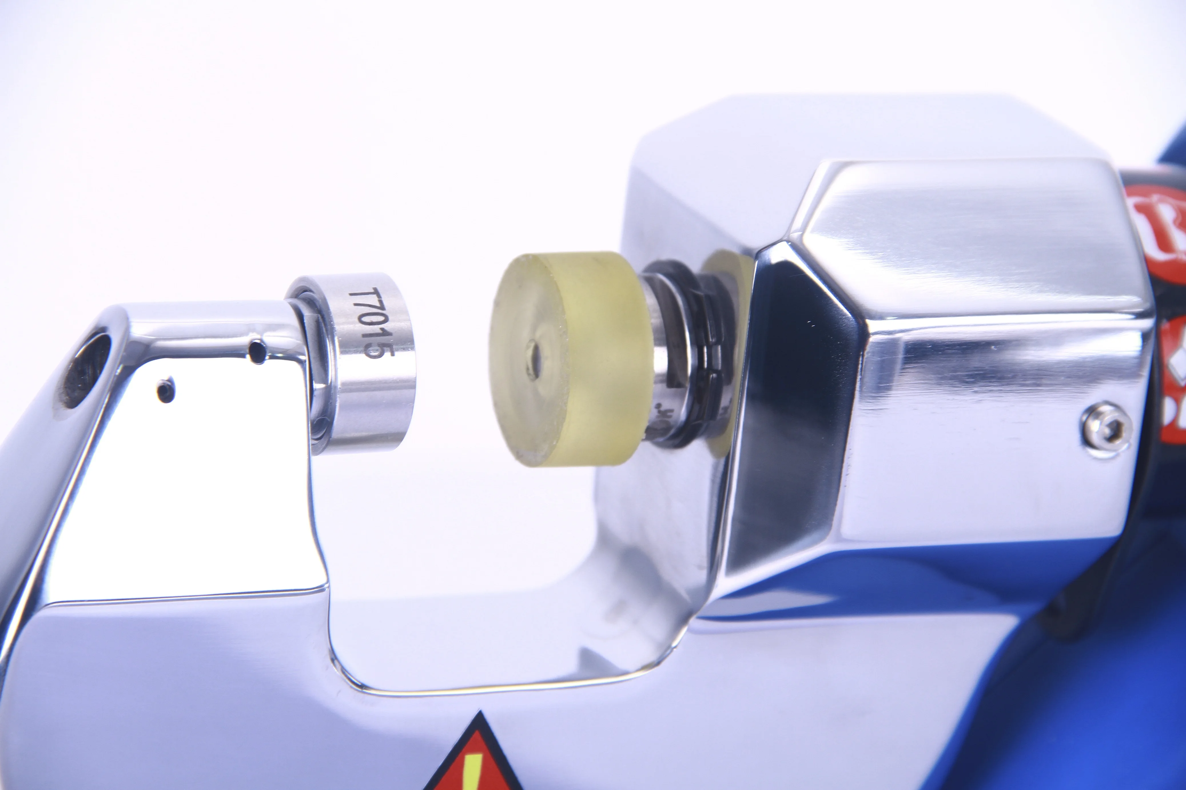 Versatile clinching machine for air duct and flange