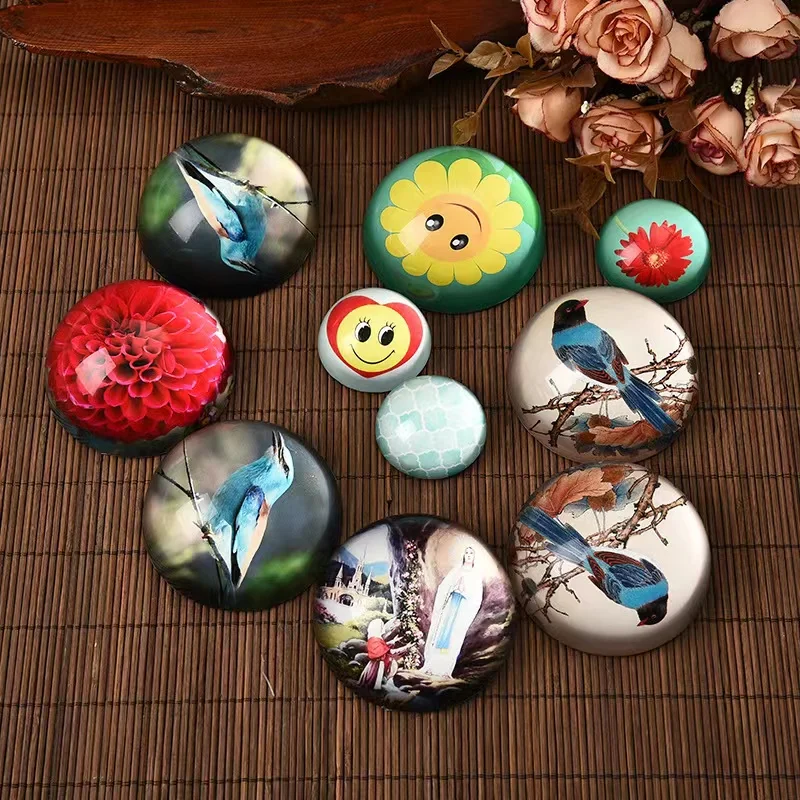 Customized various sizes of crystal magnifying glass hemispherical paperweight transparent solid glass round paperweight