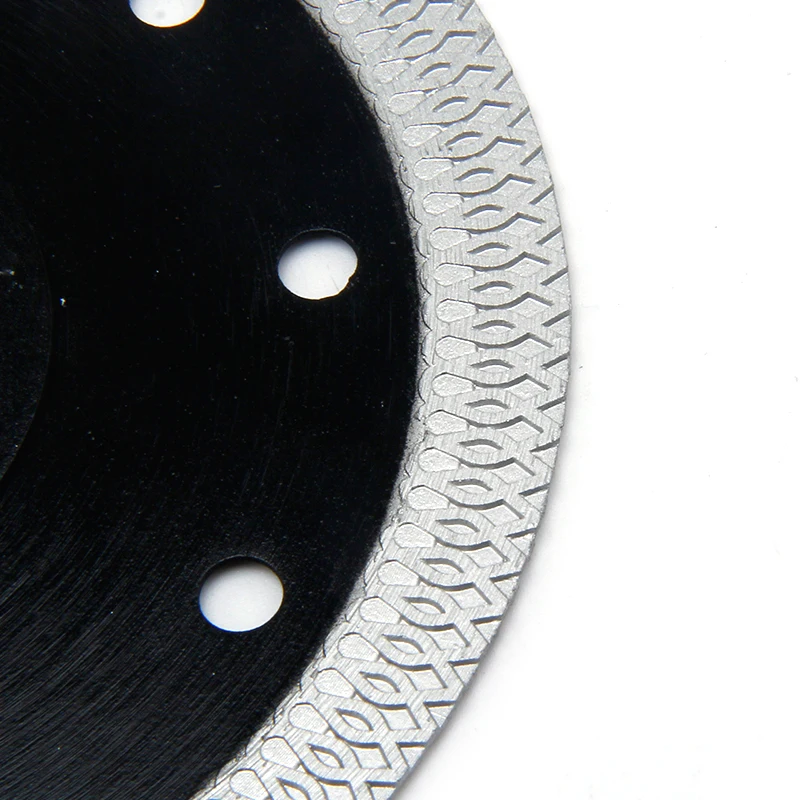 Ceramic saw blade